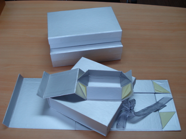 http://haibeibag.com/pbpic/Paper Box/14958-2.jpg